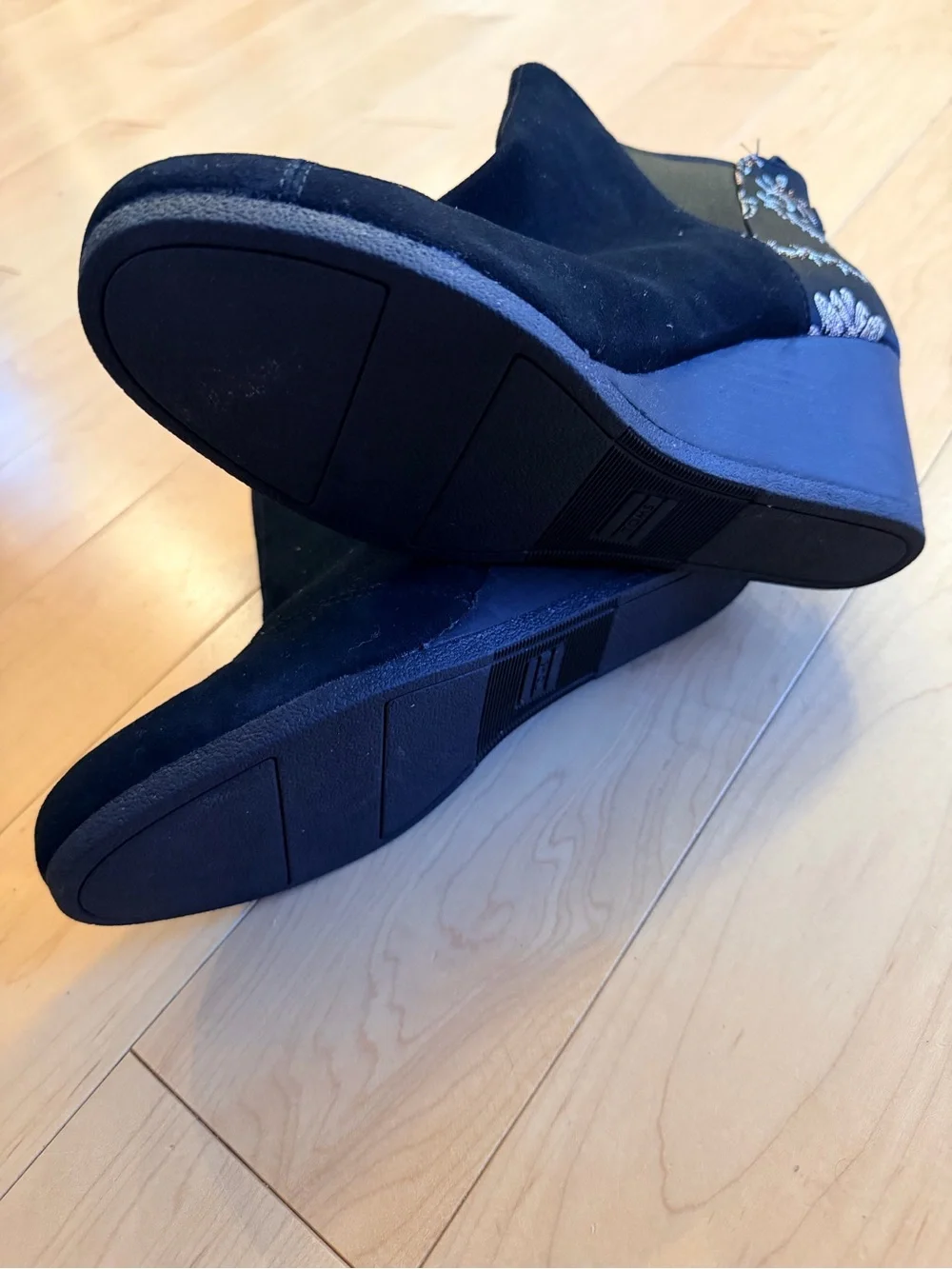 TOMS Kelsey Black Suede Floral Brocade Wedge Ankle Boots Women’s 9.5 NWOB